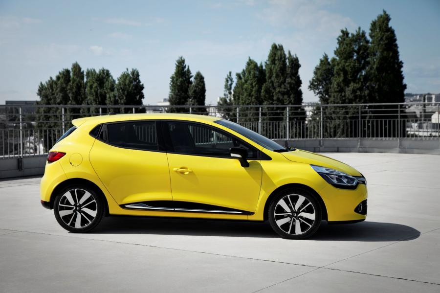  Renault Clio 2013 года  (фото 44 из 90)